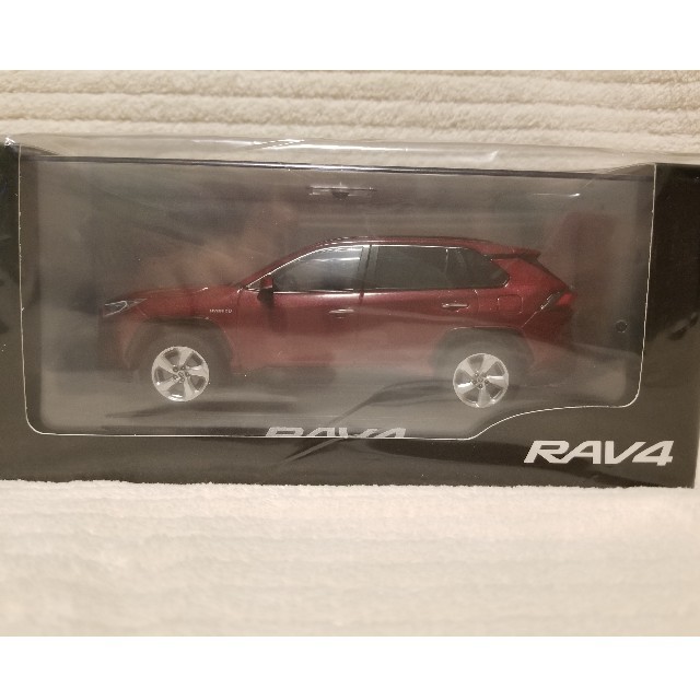 新型RAV4 1/30 ミニカー 非売品 新品未開封 センシュアルレッドマイカ