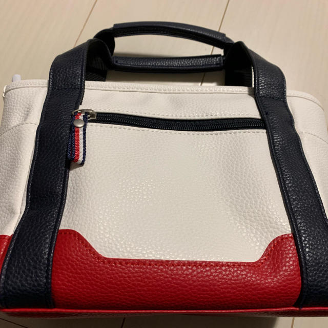 TOMMY HILFIGER(トミーヒルフィガー)のトミーヒルフィガー ラウンドトートバッグ スポーツ/アウトドアのゴルフ(バッグ)の商品写真