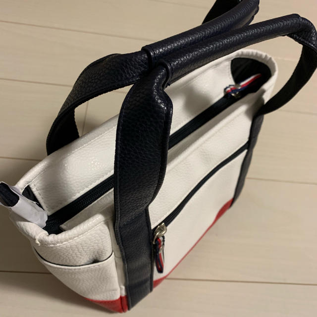 TOMMY HILFIGER(トミーヒルフィガー)のトミーヒルフィガー ラウンドトートバッグ スポーツ/アウトドアのゴルフ(バッグ)の商品写真