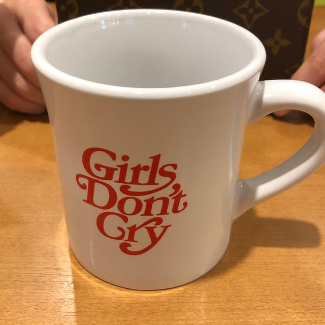 GDC(ジーディーシー)のgirls don't cry マグカップ インテリア/住まい/日用品のキッチン/食器(グラス/カップ)の商品写真