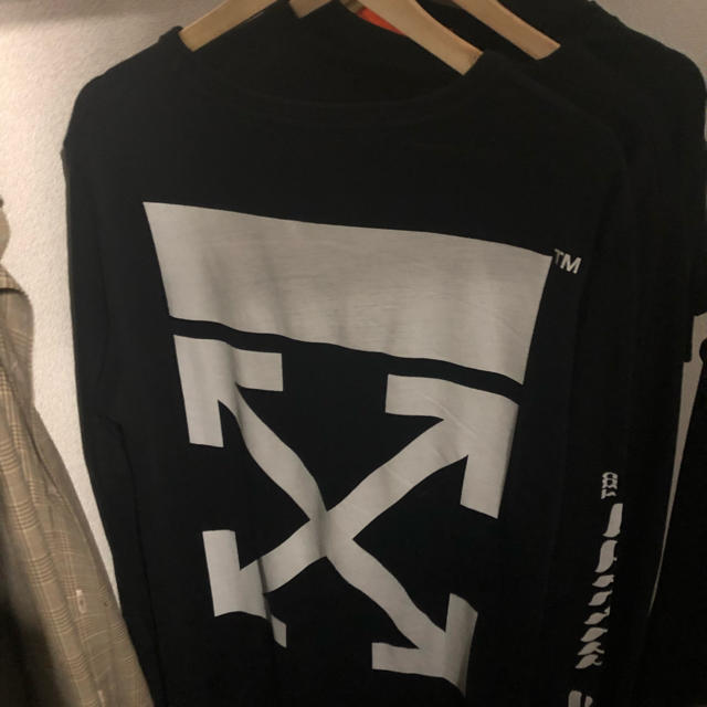 off white ロンT