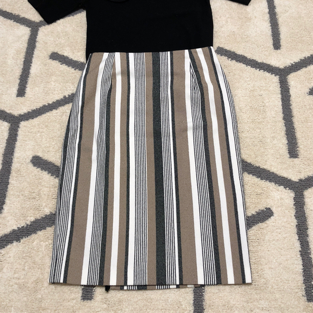UNITED ARROWS(ユナイテッドアローズ)のユナイテッドアローズ   ストライプスカート お値下げ レディースのスカート(ひざ丈スカート)の商品写真