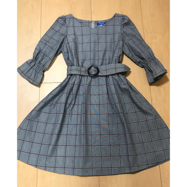 BURBERRY BLUE LABEL(バーバリーブルーレーベル)の新品 ブルーレーベル クレストブリッジ ワンピース 38 グレー レディースのワンピース(ひざ丈ワンピース)の商品写真