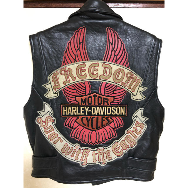Harley Davidson(ハーレーダビッドソン)の専用出品　ハーレーダビッドソン  本革ベスト 今だけ値下げ中 自動車/バイクのバイク(装備/装具)の商品写真