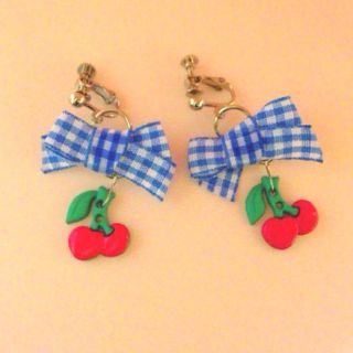 ハンドメイド♡ギンガムチェリーイヤリング(イヤリング)