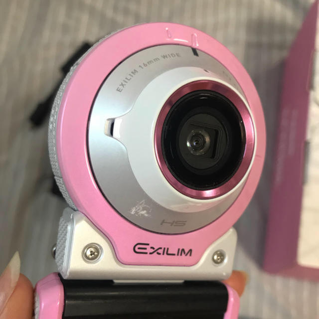 CASIO(カシオ)のCASIO EXILIM EX-FR100 SDカード付 スマホ/家電/カメラのカメラ(コンパクトデジタルカメラ)の商品写真