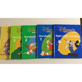 ディズニー(Disney)のDWE WORLD OF ENGLISH 本5冊とCD5枚　(知育玩具)