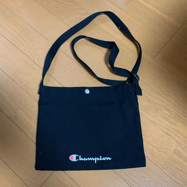 Champion(チャンピオン)のチャンピオン サコッシュ 黒色 メンズのバッグ(ショルダーバッグ)の商品写真