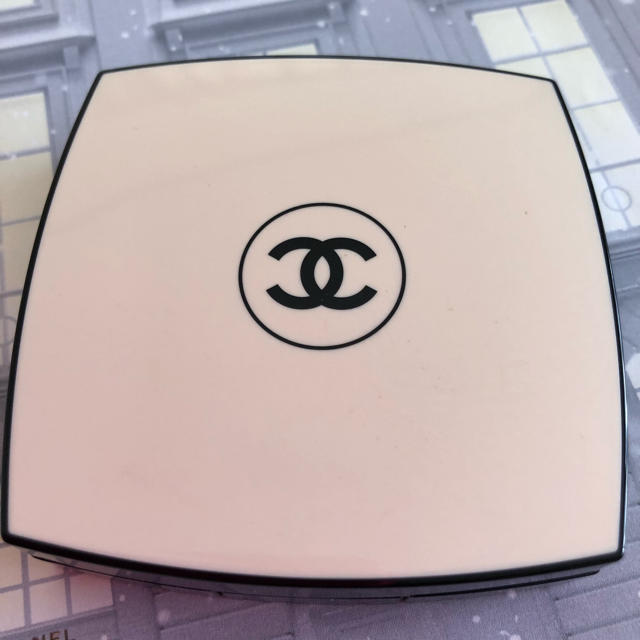 CHANEL(シャネル)のCHANELチークハイライト コスメ/美容のベースメイク/化粧品(フェイスパウダー)の商品写真