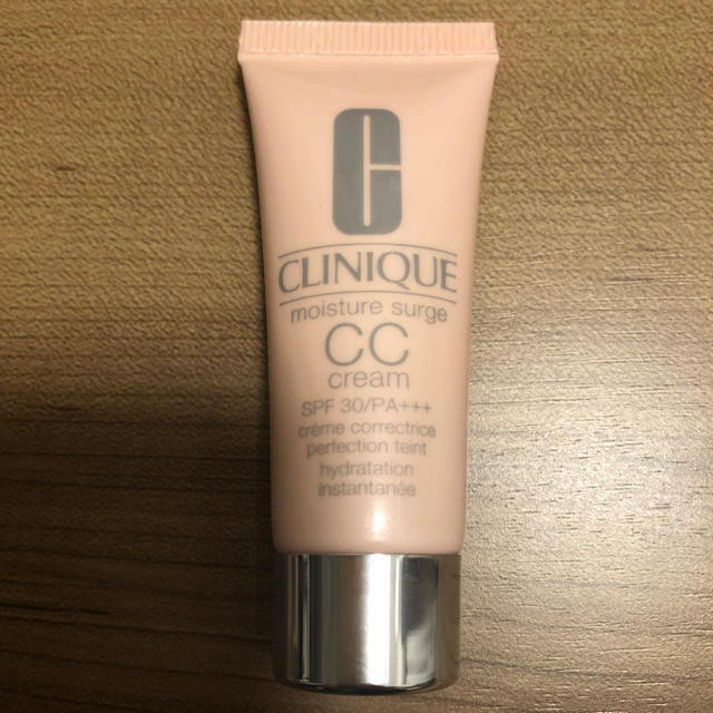 CLINIQUE(クリニーク)のクリニーク モイスチャーサージCCクリーム コスメ/美容のベースメイク/化粧品(化粧下地)の商品写真