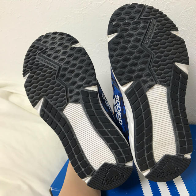 adidas(アディダス)のadidas キッズシューズ 17.5cm キッズ/ベビー/マタニティのキッズ靴/シューズ(15cm~)(スニーカー)の商品写真