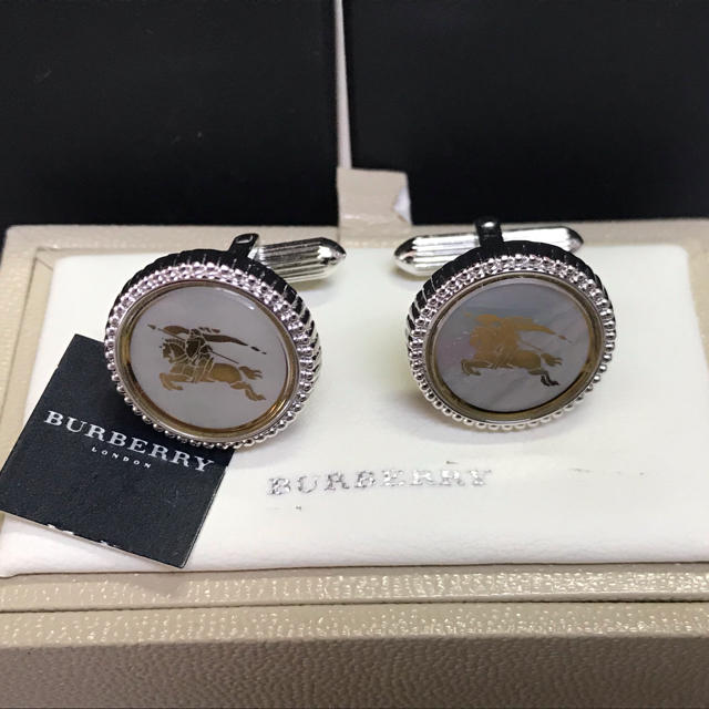 BURBERRY(バーバリー)のバーバリー マザーオブパール カフス カフリンクス メンズのファッション小物(カフリンクス)の商品写真