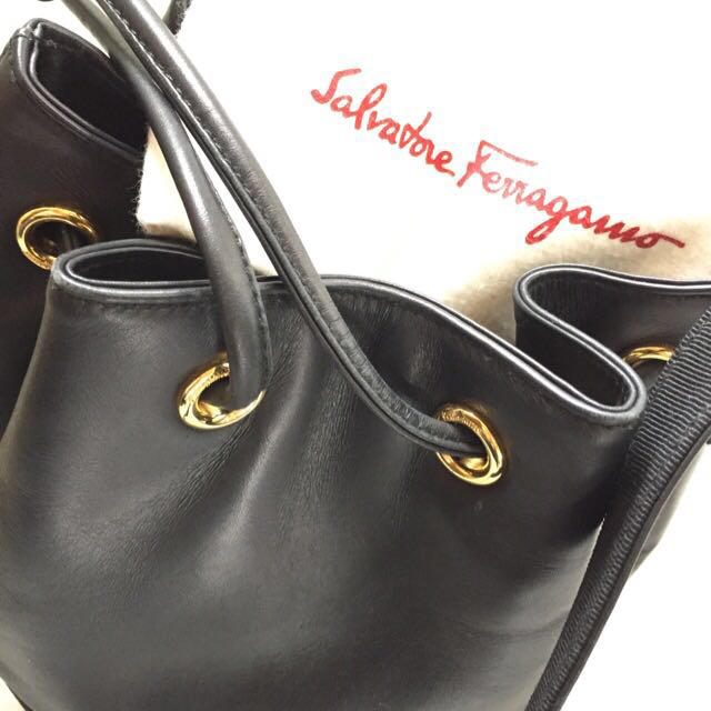 Ferragamo(フェラガモ)のフェラガモ💝ショルダーバッグ レディースのバッグ(ショルダーバッグ)の商品写真