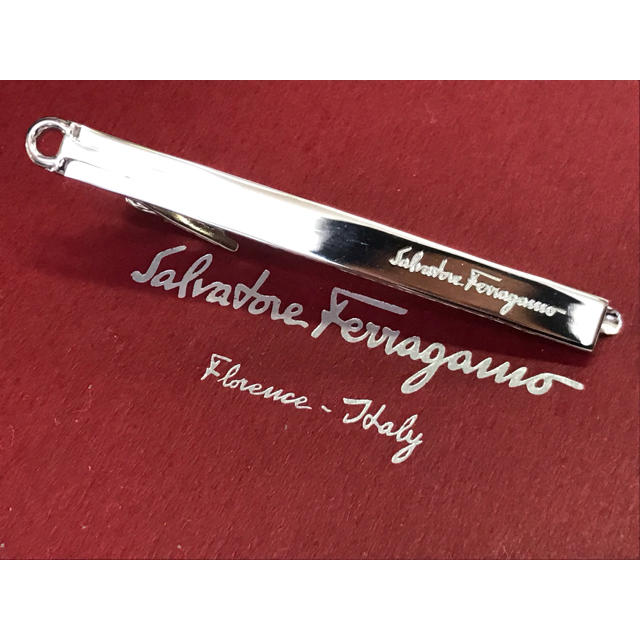 Salvatore Ferragamo(サルヴァトーレフェラガモ)の新品未使用 フェラガモ ネクタイピン タイピン タイバー メンズのファッション小物(ネクタイピン)の商品写真