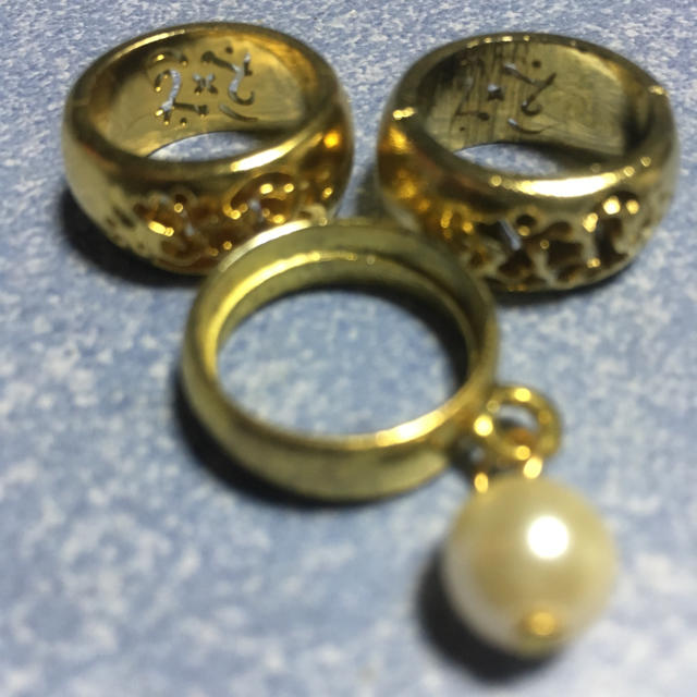 サイズ6前後 ゴールドリング3個セット レディースのアクセサリー(リング(指輪))の商品写真