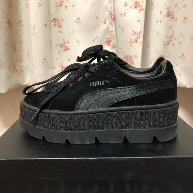 PUMA(プーマ)のりりり様専用 PUMA FENTY レディースの靴/シューズ(スニーカー)の商品写真