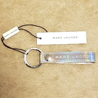 マークジェイコブス(MARC JACOBS)の新品未使用タグ付！ MARC JACOBS
キーホルダー シルバー(キーホルダー)