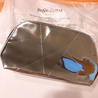 イヴサンローランボーテ(Yves Saint Laurent Beaute)の新品未使用！ イヴサンローラン   ノベルティ ポーチ シルバー(ポーチ)