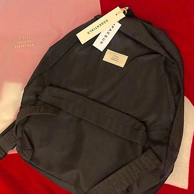 FEAR OF GOD(フィアオブゴッド)のmaah様専用FOG Essentials Nylon Web Backpack メンズのバッグ(バッグパック/リュック)の商品写真