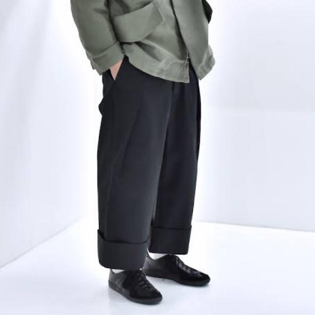 soumo big tuck chino black