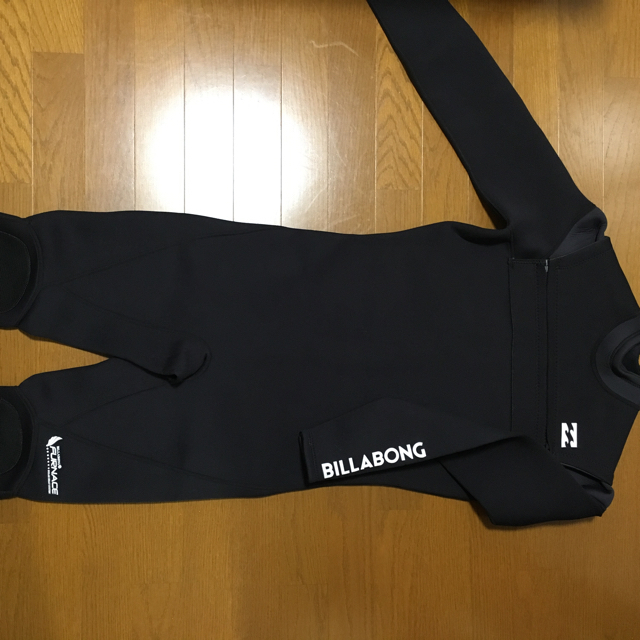 billabong(ビラボン)の※GW限定値下げ！！【美品】ウェットスーツ billabongビラボン  スポーツ/アウトドアのスポーツ/アウトドア その他(サーフィン)の商品写真