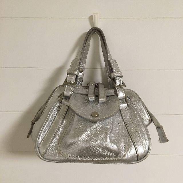 TOMORROWLAND(トゥモローランド)のTOSCANI トスカーニ　レザーハンドバッグ　ミニ　アンティークシルバー レディースのバッグ(ハンドバッグ)の商品写真