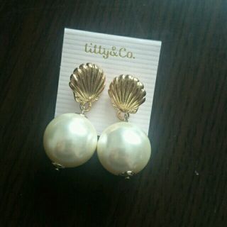 ティティアンドコー(titty&co)のtitty&co. シェルピアス(ピアス)