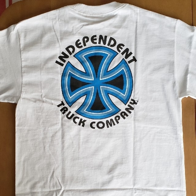 INDEPENDENT(インディペンデント)のINDEPENDENT TRUCKのTシャツ メンズのトップス(Tシャツ/カットソー(半袖/袖なし))の商品写真