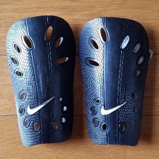 ナイキ(NIKE)のナイキ　すね当て　シンガード(その他)