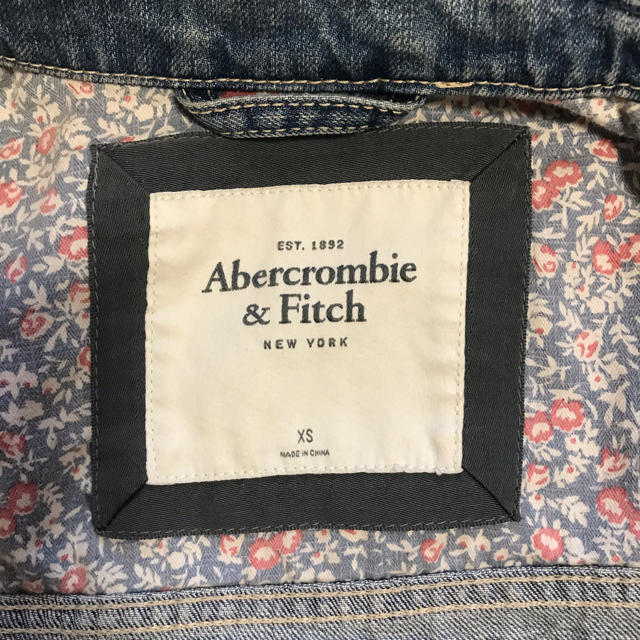 Abercrombie&Fitch(アバクロンビーアンドフィッチ)のアバクロGジャン XS レディースのジャケット/アウター(Gジャン/デニムジャケット)の商品写真