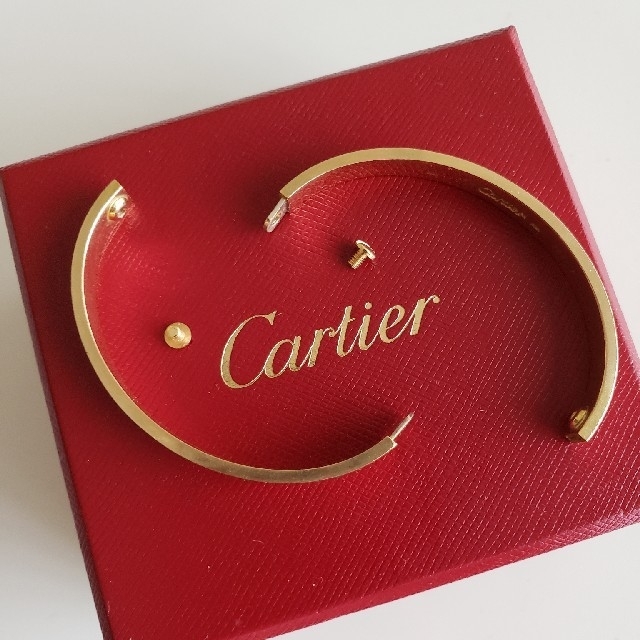 Cartier(カルティエ)のカルティエラブブレス　本物 レディースのアクセサリー(ブレスレット/バングル)の商品写真