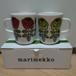 マリメッコ(marimekko)のマリメッコ  マグカップ
VIHKIRUUSU  (グラス/カップ)