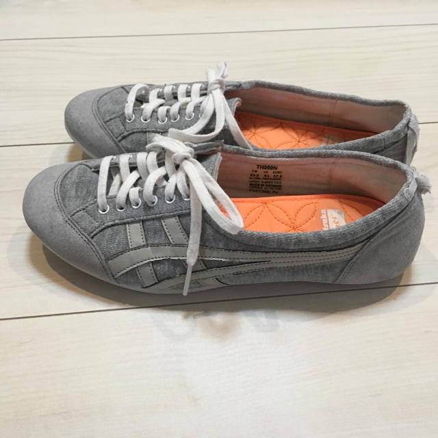 Onitsuka Tiger(オニツカタイガー)の値下げ オニツカタイガー 23.5cn  レディースの靴/シューズ(スニーカー)の商品写真