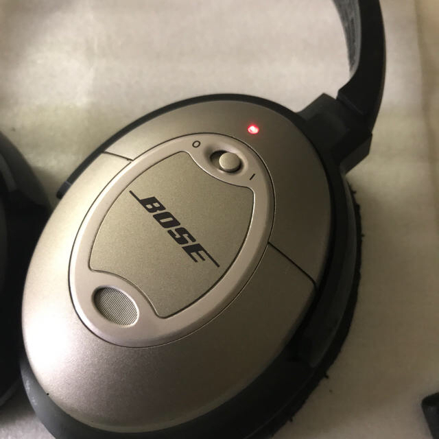 BOSE(ボーズ)のsatish 様専用  BOSE ヘッドフォン QuietComfort2  スマホ/家電/カメラのオーディオ機器(ヘッドフォン/イヤフォン)の商品写真