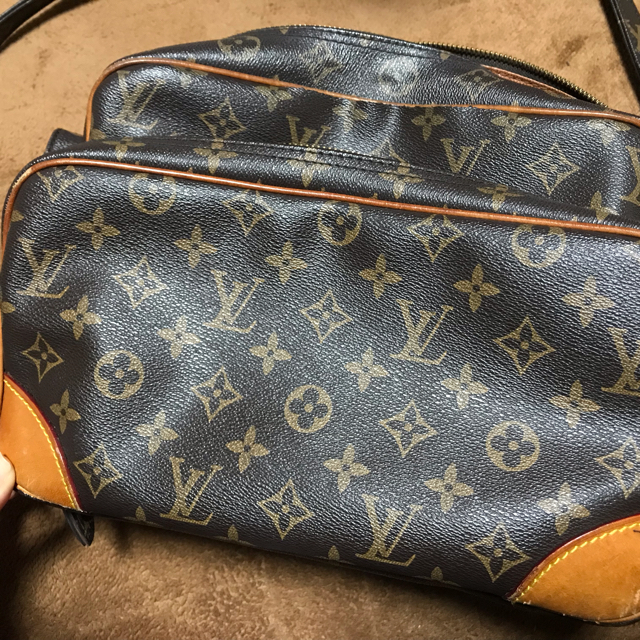 LOUIS VUITTON - mofchiルイヴィトン ショルダーバッグ