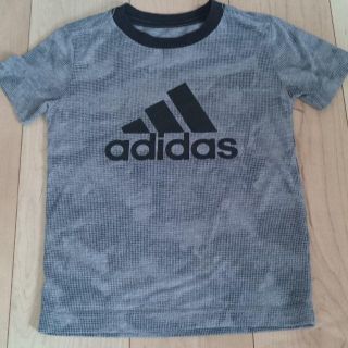 アディダス(adidas)の★adidas★アディダス ロゴTシャツ120cm(Tシャツ/カットソー)