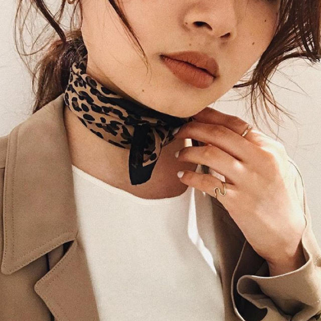 moussy(マウジー)の今期完売♡MOUSSYレオパードスカーフ♡新品タグ付き レディースのファッション小物(バンダナ/スカーフ)の商品写真