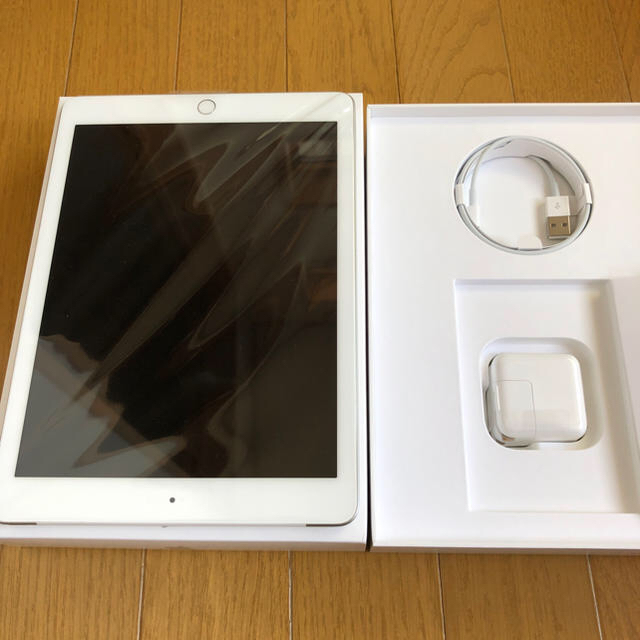 【未使用品】iPad 9.7 32G  第6世代 cellular+wi-fi 1