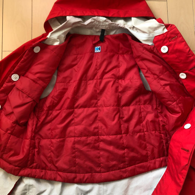 HELLY HANSEN(ヘリーハンセン)のヘリーハンセン   レインコート 赤 レッド Mサイズ 3way アルマーク レディースのジャケット/アウター(トレンチコート)の商品写真