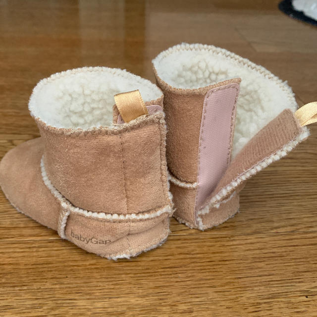 babyGAP(ベビーギャップ)のおとやん様 赤ちゃん用 ムートン キッズ/ベビー/マタニティのベビー靴/シューズ(~14cm)(ブーツ)の商品写真
