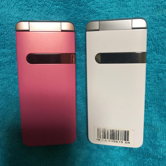 au グラティーナ ガラ携  白ロム2台セット中古 スマホ/家電/カメラのスマホ/家電/カメラ その他(その他)の商品写真