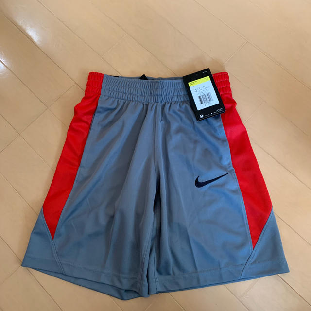 NIKE(ナイキ)のハーフパンツ キッズ/ベビー/マタニティのキッズ服男の子用(90cm~)(パンツ/スパッツ)の商品写真