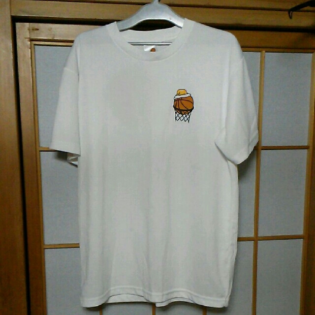 ぐでたま(グデタマ)のぐでたまバスケ Tシャツ メンズのトップス(Tシャツ/カットソー(半袖/袖なし))の商品写真