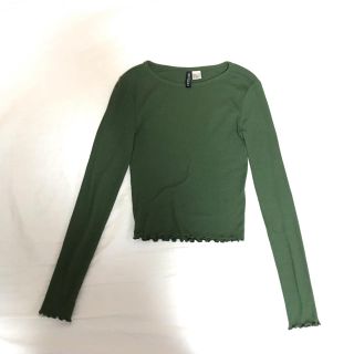 エイチアンドエム(H&M)のショート丈トップス(カットソー(長袖/七分))