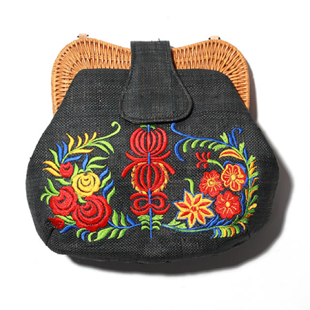 新品Larone/ラロネ 別注フラワー刺繍カゴバッグ レディースのバッグ(かごバッグ/ストローバッグ)の商品写真