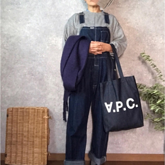 A.P.C(アーペーセー)のKDH様専用A.P.C. Tote Laurent 18Aショルダー バッグ メンズのバッグ(ショルダーバッグ)の商品写真