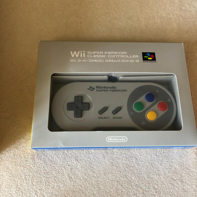 Wii(ウィー)の［美品］Wii スーパーファミコン クラシックコントローラ エンタメ/ホビーのゲームソフト/ゲーム機本体(家庭用ゲーム機本体)の商品写真