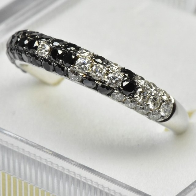 K18WG パヴェ 合計 1.06ct ブラックダイヤモンドリング 17号

 レディースのアクセサリー(リング(指輪))の商品写真