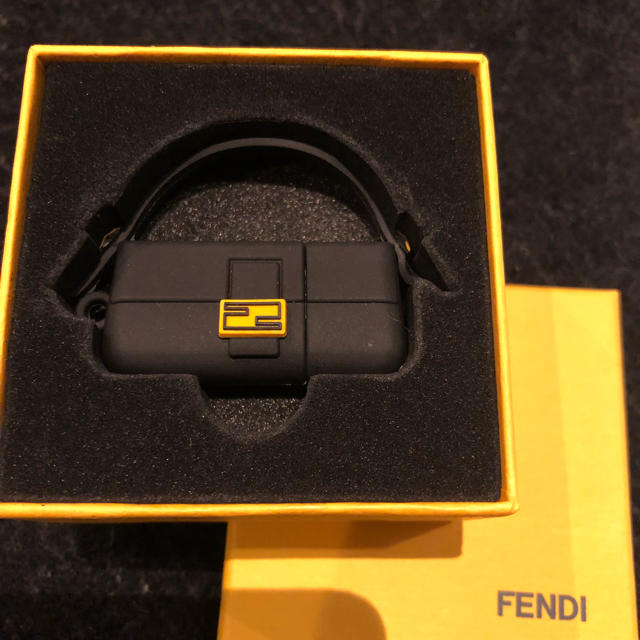 FENDI(フェンディ)のけんさおさん専用 スマホ/家電/カメラのPC/タブレット(PC周辺機器)の商品写真