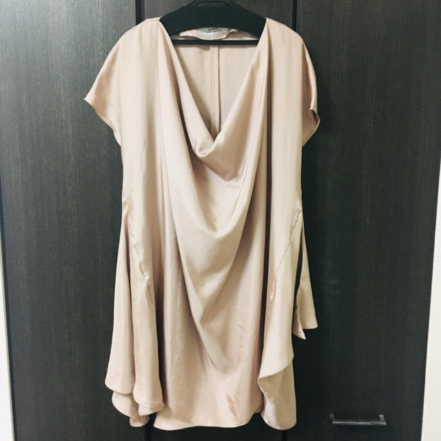ZARA(ザラ)のSRIC ドレープデザインワンピース レディースのフォーマル/ドレス(ミディアムドレス)の商品写真